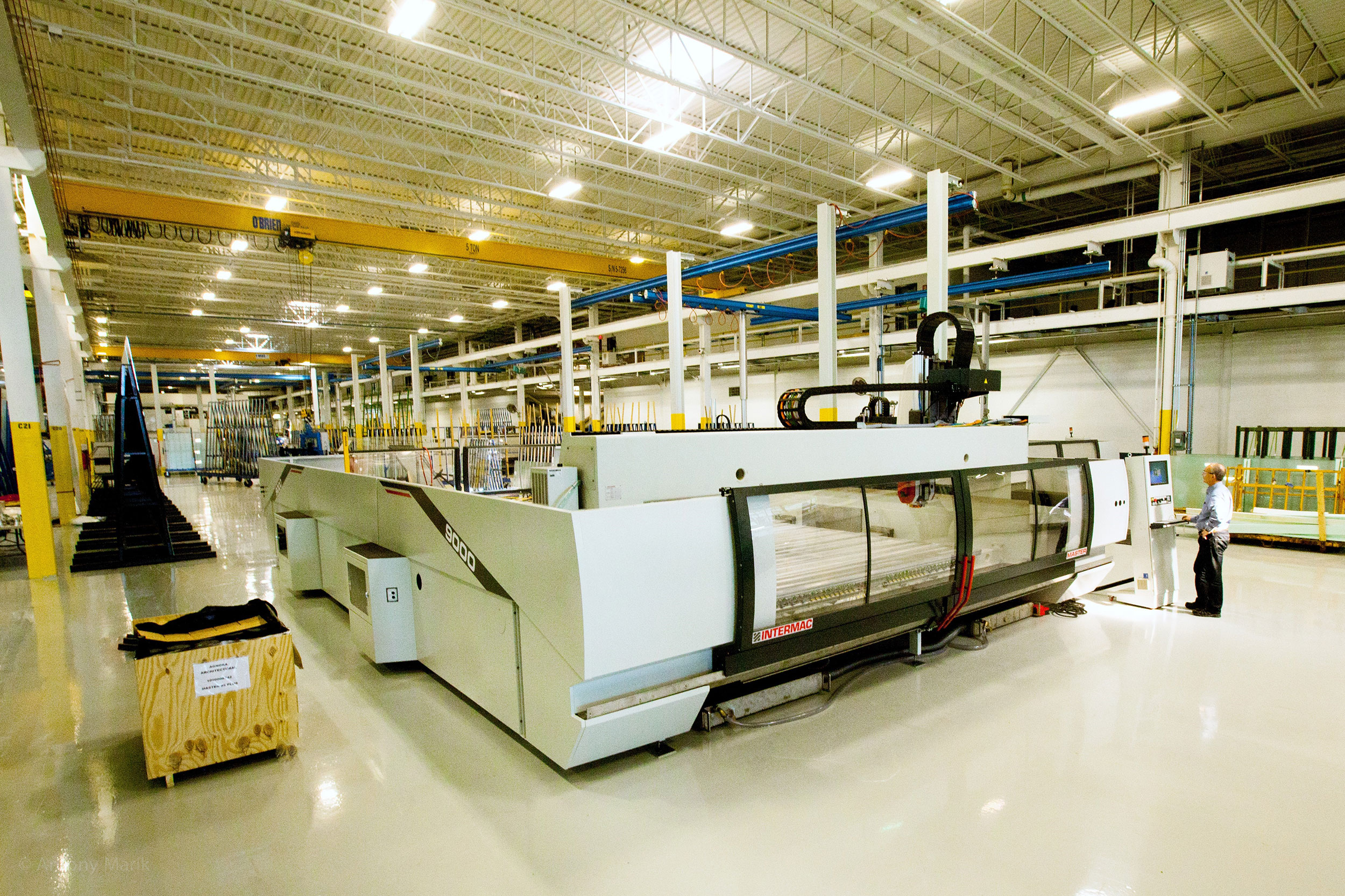 AGNORA's Intermac 9000 for Oversized CNC fabrication.