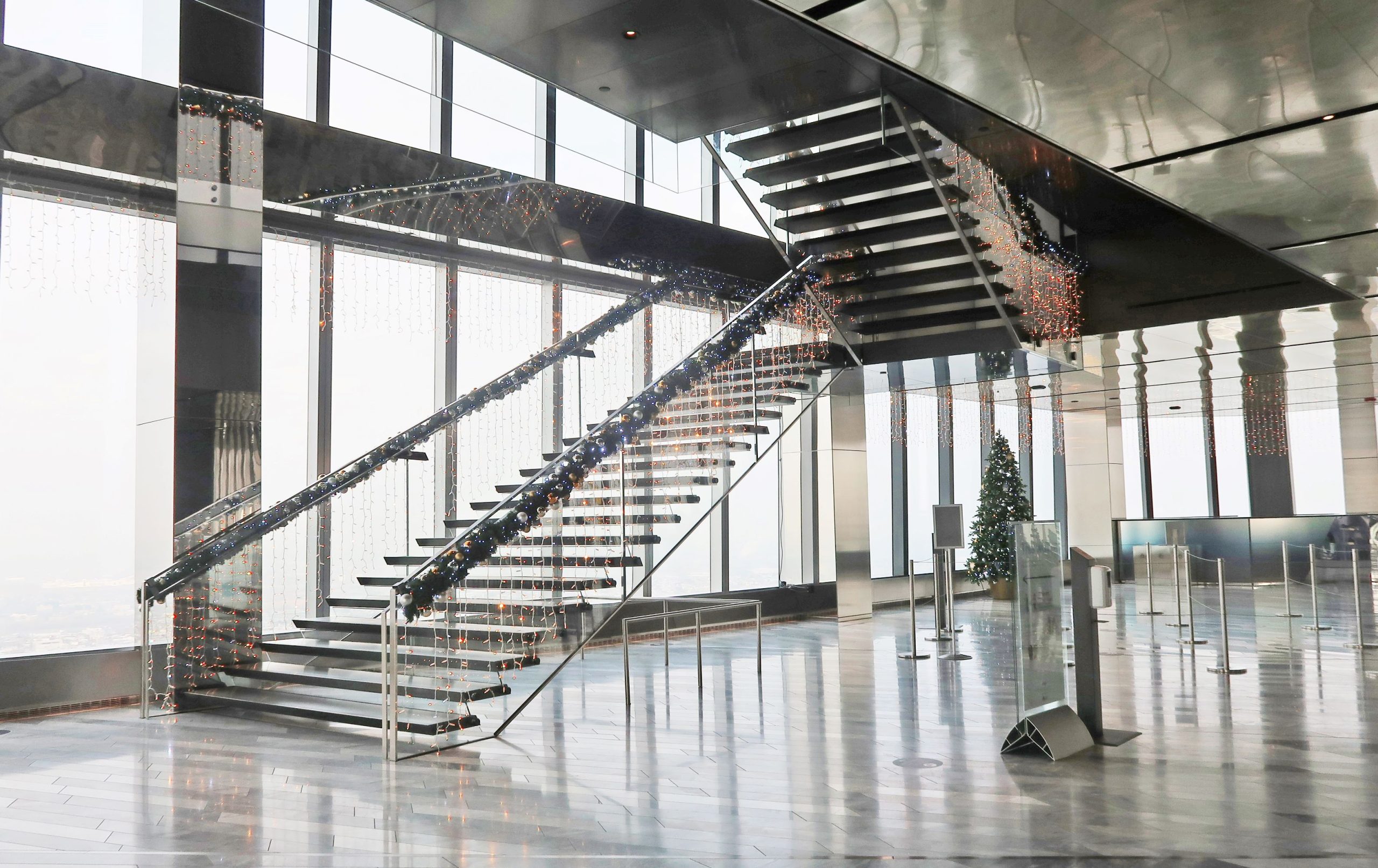Hudson Yards – The Edge Glass Staircase
